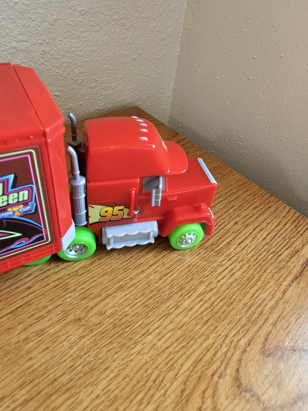 Cars Mack Glow Truck Transforming Playset Wash Lightning Mcquren Disney 13 In